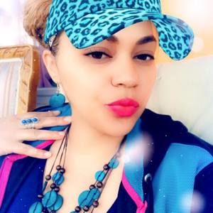 Meet your Posher, Leonela